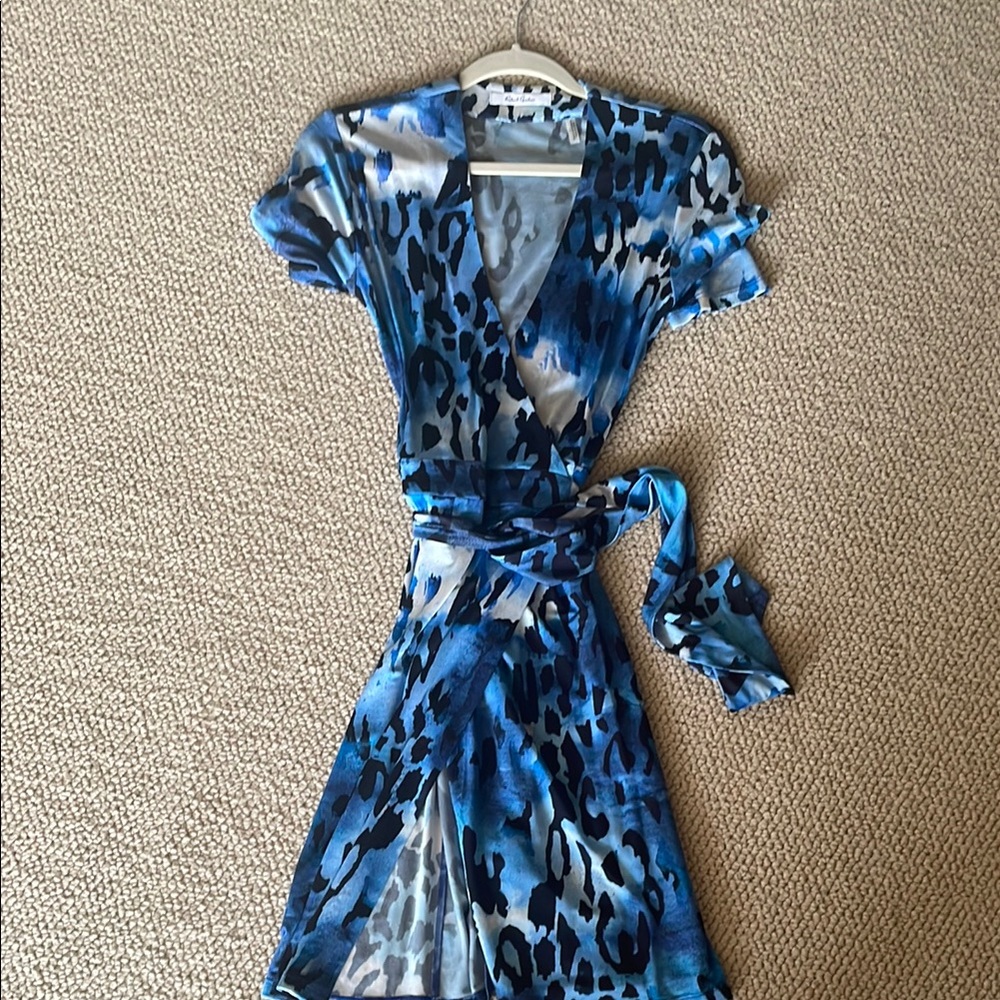 Robert Graham -Stylish Blue Leopard Print Wrap Dress